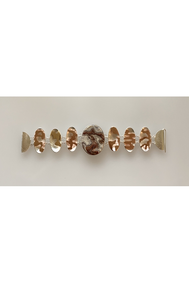 Linked bracelet with crazy lace agate