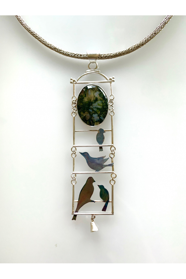 Caged birds, moss agate, neckpiece, fine silver chain.