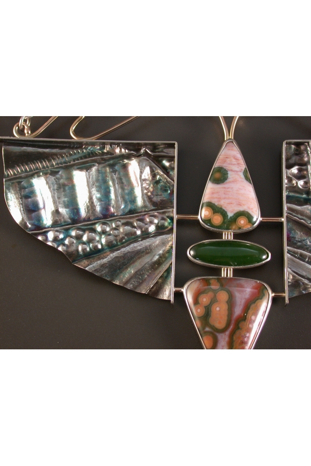 Neckpiece w ocean jasper. SS, jasper, rose quartz, gold.